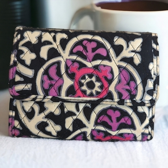 Vera Bradley Scroll Medallion Quilted Black Pink Euro Wallet - Picture 9 of 9